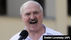 Лукашенко повідомив про закриття кордонів з сусідами