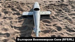 Дронът, изхвърлен от морето край Созпол, изглежда е руският разузнавателен "Орлан-10"