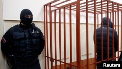 На Северном Кавказе, смерть от пыток полицейских – не редкость. Добиться справедливости удается лишь тогда, когда родственники убитых выходят на улицу, устраивают акции протеста и дело получает громкий резонанс