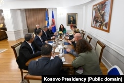 Osmani pret në takim përfaqësuesit e subjekteve të komuniteteve pakicë.