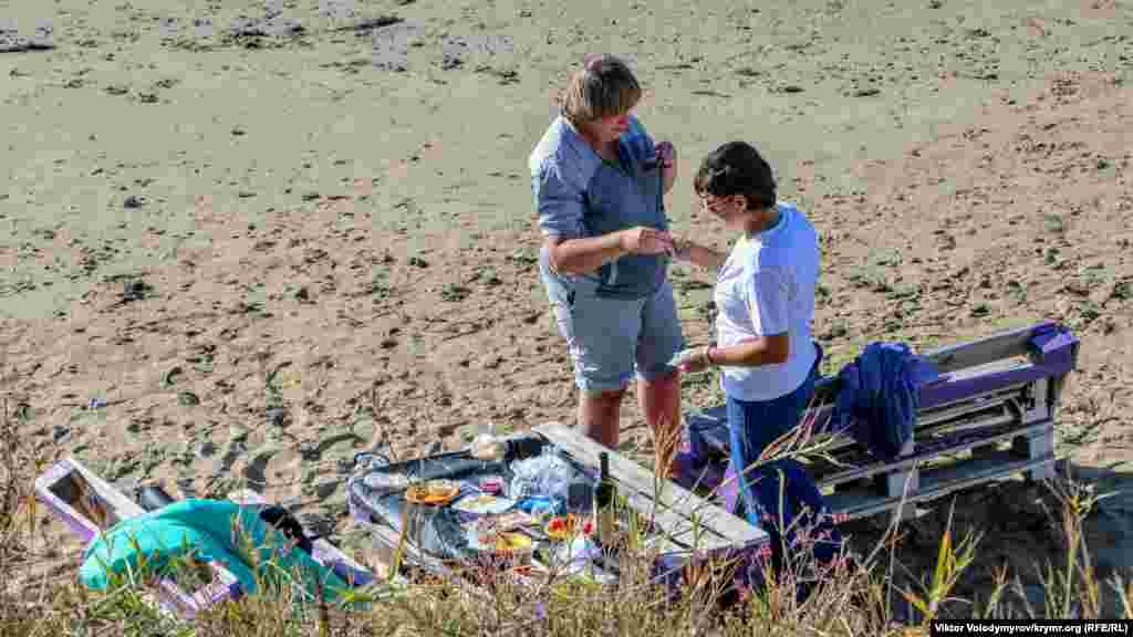 Kimer raatlanıcılar plâjda yerleşti