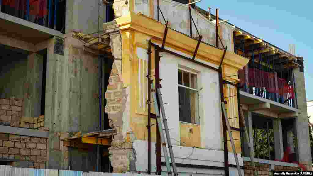 Başqasında ise - binanı yañartalar, amma bundan soñ eski divarlarnıñ tanımaq zor