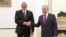 Президент России Владимир Путин (справа) и президент Азербайджана Ильхам Алиев 