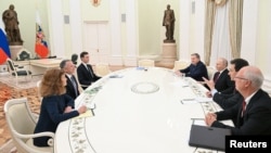 ولسمشر ولادیمیر پوتین د ډېسېمبر پر دویمه په مسکو کې د وېټکوف په مشرۍ له امریکايي پلاوي سره ولیدل.