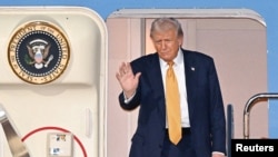 Президент США Дональд Трамп після прибуття до токійського аеропорту, Японія, 27 жовтня 2025 року.