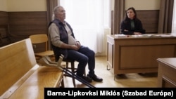 Richter Gyula a Kecskeméti Törvényszéken ügyvédjével Bieber Ivónával. Bizonyítania valójában a BVOP-nak kell