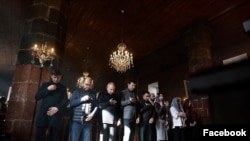 Լուսանկարը՝ նոյեմբերի 9-ի, Թալինի Սուրբ Աստվածածին եկեղեցի, վարչապետի ֆեյսբուքյան էջից