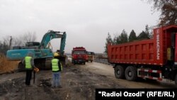 Ин роҳ дар ноҳияи Бобоҷон Ғафурови вилояти Суғд аст