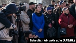 "Ата Мекендин" депутаты Аида Саляновага (ортодо) каршы да "кызмат абалынан кыянат пайдалануу" беренеси боюнча кылмыш иши козголгон.