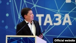 Сапар Исаков.