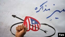 به نوشته واشینگتن پست، «برای پرهیز از برخورد، آمریکا و ایران باید به زبانی حرف بزنند که یکدیگر را متقاعد کنند، زبانی که تا به حال هیچکدام از طرفین از خود نشان نداده اند.»