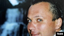 The U.S. accuses Russian pilot Konstantin Yaroshenko of flying "thousand-kilogram" shipments of cocaine throughout South America, Africa, and Europe.