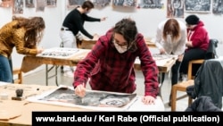 Орусияда "кара тизмеге" киргизилген Бард коллежд. Студенттер анын Citizen Science  илимий программасында. 22-январь, 2021-жыл. Нью-Йорк штаты. 