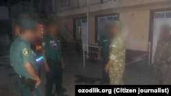 В Узбекистане за последние годы десятки сотрудников правоохранительных органов были наказаны за применение пыток.