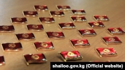 Значок депутата Жогорку Кенеша.