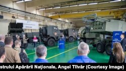 Ministrul Apărării Naționale, Angel Tîlvăr, la inaugurarea Centrului de mentenanță pentru sisteme HIMARS, de la AEROSTAR Bacău, 30 mai 2024.