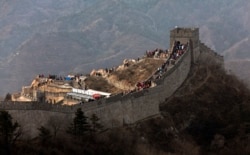 Улуу Кытай дубалынын бир бучкагы. Бээжиндин түндүгү. 2011.