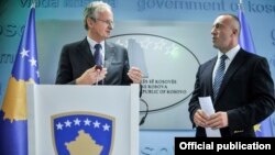 Christian Danielsson dhe Ramush Haradinaj  në konferencë për media 