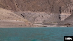 Barajul Amir Kabir din Karaj - 26 iulie 2025. Cantitatea de apă stocată în baraj a ajuns la 62 de milioane de metri cubi, cu 98 de milioane de metri cubi mai puțin decât în aceeași zi a anului trecut.