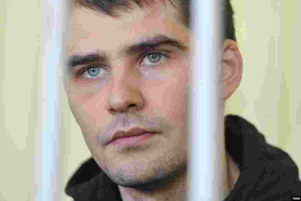 У травні 2015 року в Криму російський суд виніс вирок активістові Євромайдану Олександру Костенку, якого Слідком звинуватив у тому, що 18 лютого 2014 року він нібито заподіяв тілесні ушкодження співробітнику кримського спецпідрозділу &laquo;Беркут&raquo;. Костенко не визнав своєї провини. Він вийшов на свободу в серпні 2018 року після закінченню терміну ув'язнення