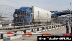 Кыргыз-казак чек арасында 240 вагон күйүүчү май 18-апрелден бери кармалып турат.