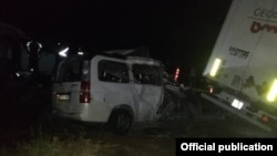 Таластагы жол кырсыгынан кийин тартылган сүрөт. 