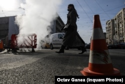 Avariile frecvente îi lasă pe bucureșteni fără apă caldă și căldură în fiecare iarnă.