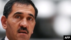 Причиной публичного разноса стало посещение Евкуровым поликлиники, построенной в станице Орджоникидзевской. Увиденное повергло в шок даже видавшего виды президента