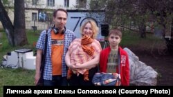Елена Соловьева с семьей. Сыктывкар, лето 2015 года