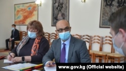 Дүйнөлүк банктын Кыргыз Республикасындагы өкүлчүлүгүнүн башчысы Навид Хасан Накви. (Ортодо) 2020-жылдын 20-ноябрында.