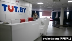 Офіс в Мінську закритий, журналісти і фотографи не виходять на зв’язок
