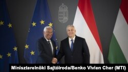 Orbán Viktor kezet ráz António Costával február 25-én Budapesten