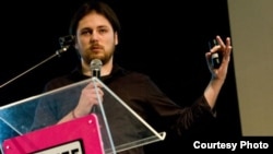 Виктор Арсовски, уредник на информатичкиот портал www.it.com.mk.