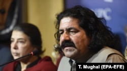 علي وزیر د ۲۰۲۰ز کال د ډېسېمبر له نیمايي راهیسې زنداني دی - پخوانی انځور. 