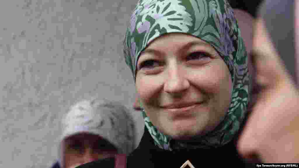 Відкрите судове засідання стало справжньою несподіванкою для дружин обвинувачених. Мер'єм Куку, дружина Еміра-Усеїна Куку, не приховує своєї радості