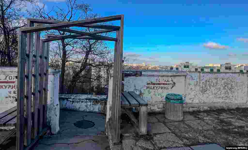 Aqmescitte Sevgi merdiveninden Eski şeerden Vorovskiy soqağına eniş, 2025 senesi yanvar ayı