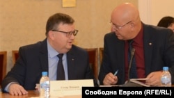 Кандидатурата на Цацаров беше представена от депутата от "Обединени патриоти" Емил Димитров