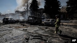 Последствия удара российского беспилотника по рынку в городе Дружковка Донецкой области Украины. 2 августа 2025 года