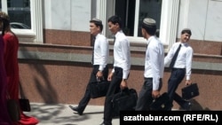 Учащиеся, Туркменистан  