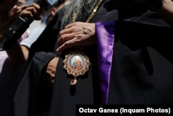 Arhiepiscopul Tomisului la Direcția Naționala Anticorupție, în calitate de martor, 12 iulie 2016.