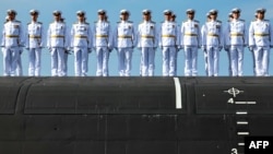 Экипаж подводной лодки ВМФ России "Князь Пожарский"