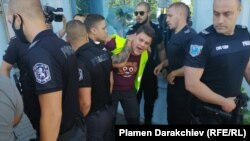 Петър Карджилов беше задържан малко преди 9:30 сутринта в петък