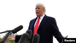 Дональд  Трамп  кабарчыларга сүйлөп жатат.  Вашингтон, 31-октябрь, 2018-жыл. 