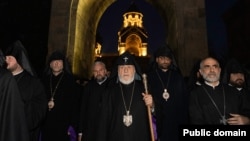 Armenia – Catholicos of All Armenians Garegin II meets opposition supporters at the Mother See of Holy Etchmiadzin, October 19, 2025.