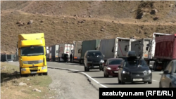 Վրաստան - Բեռնատարներ Կազբեկի անցակետում, հուլիս, 2025թ.