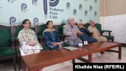 د پاکستان د بشري حقونو خپلواک کمېشن غړي په پېښور پرېس کلب کې غونډه لري - د سېپټېمبر ۲۶مې انځور