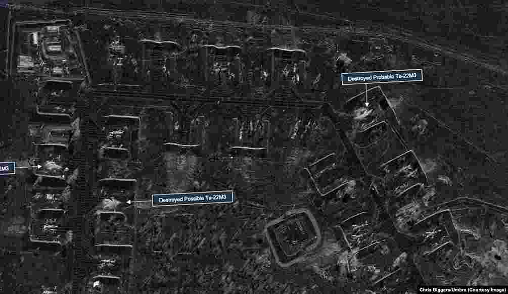 Sputnik suratlarynyň ýene biri Ukrainanyň pilotsyz uçar hüjüminden öň we soň Belaýa howa bazasyny görkezýär.