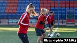 На занятках у клюбе «Мінск», архіўны здымак