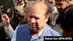 د پاکستان د احتساب عدالتونو تر دې وړاندې هم دا ډول حکمونه جاري کړي چې پکې د نواز شریف د جایدادونو او شتمنیو د ضبطولو امر شوی.