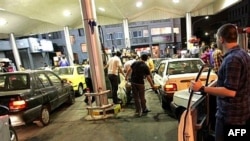 یک پمپ بنزین در تهران